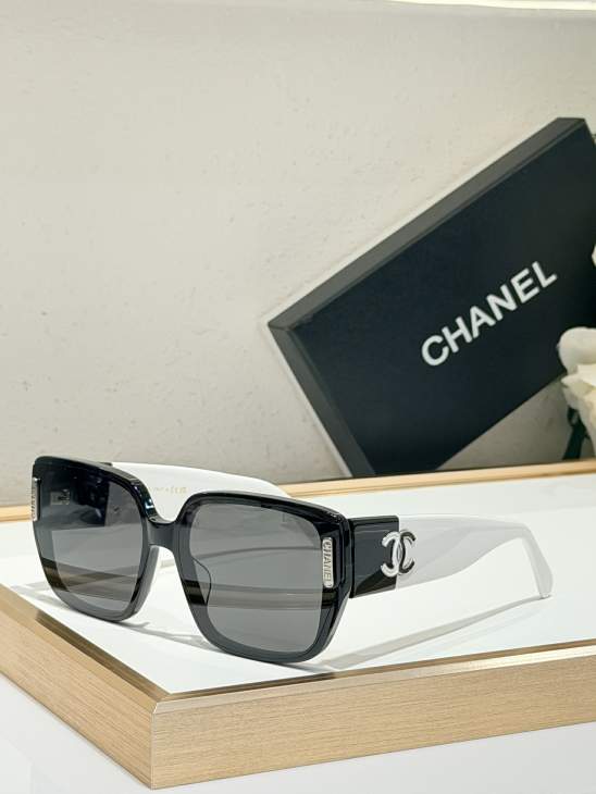 Picture of Chanel Sunglasses _SKUfw80236334fw